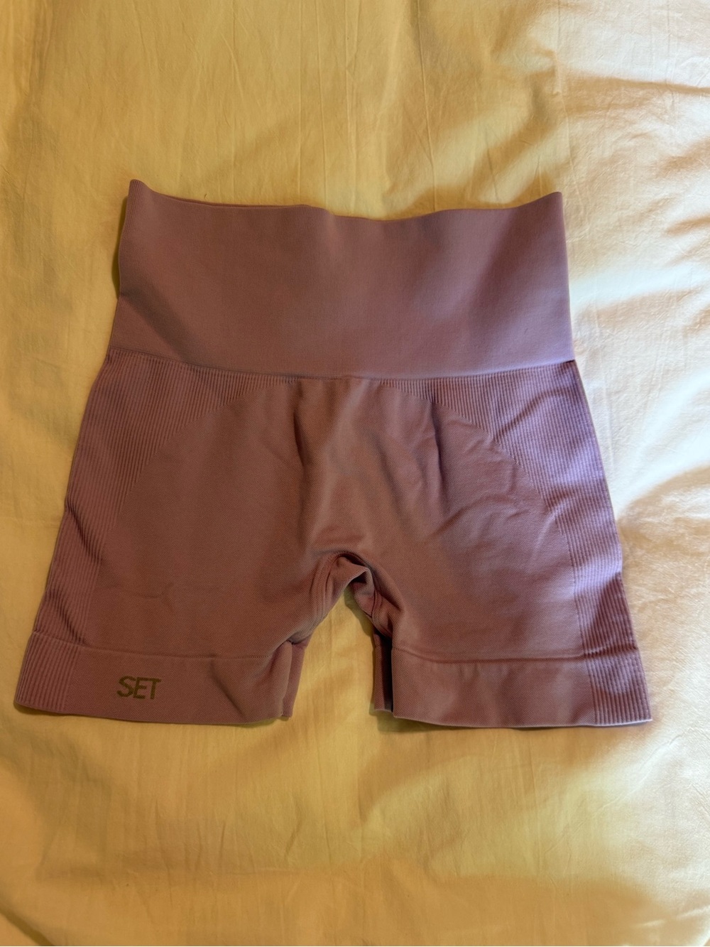 High-Waist Ribbed Bike Shorts in Mauve